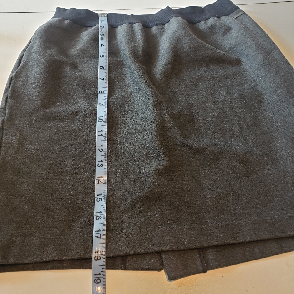 Tahari Women's Skirt Gray Pull On Mini Size Meduim Minimalist - Picture 5 of 9